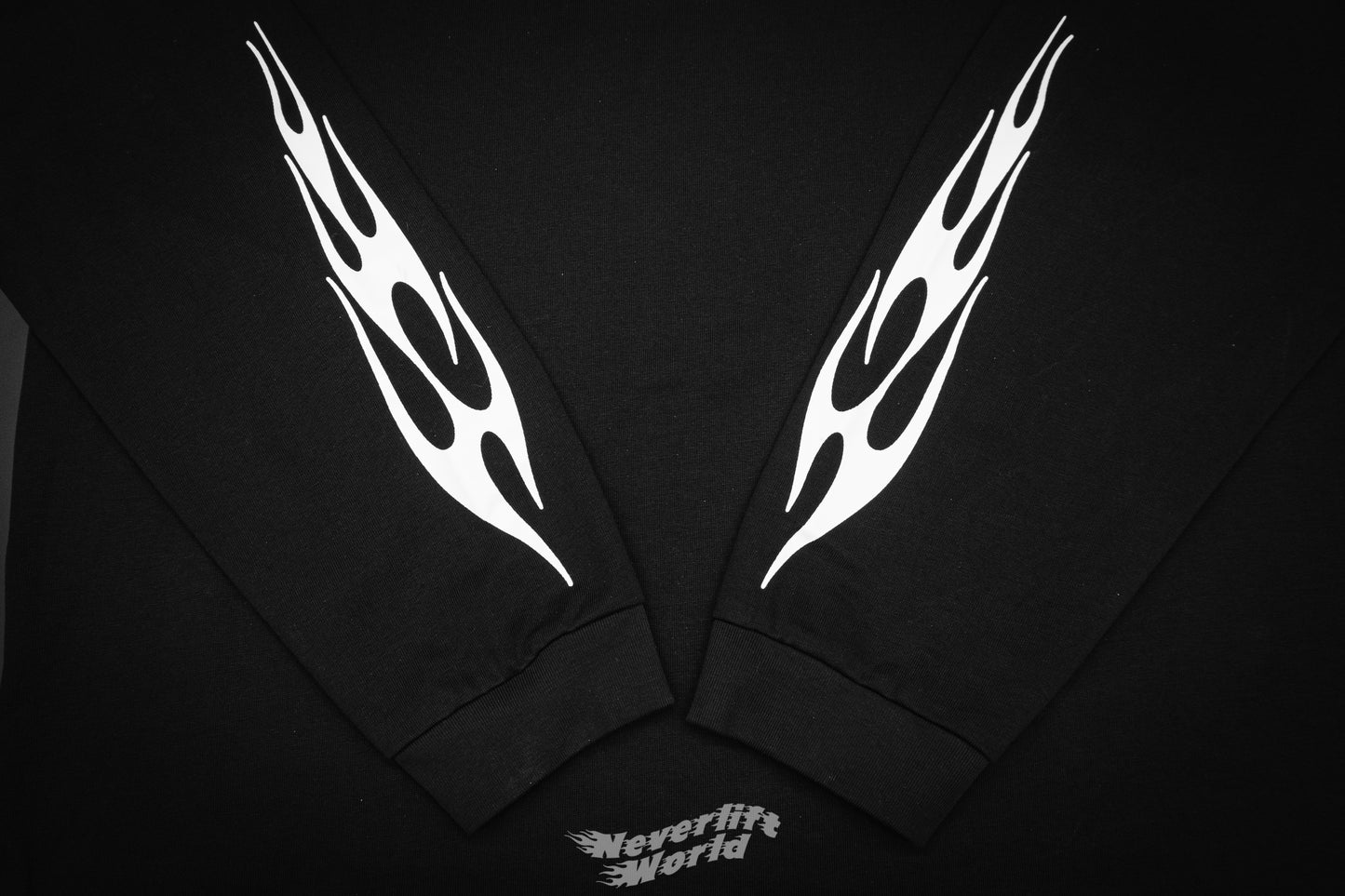 STREET MAGIC® STAPLE HEAVYWEIGHT LONGSLEEVE T-SHIRT - BLACK